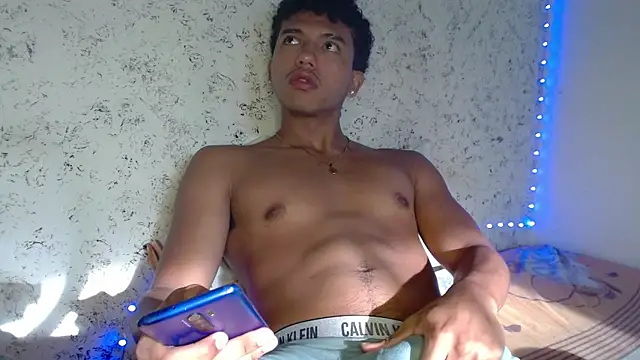 Snapshot of tonydesire_ chatting on 04.15.26 tonydesire online show from 04.15.26