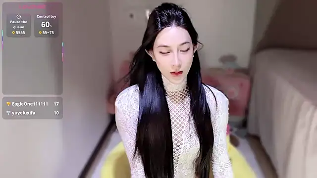 Snapshot of LILI7-LI chatting on 04.17.26 LILI7-LI online show from 04.17.26
