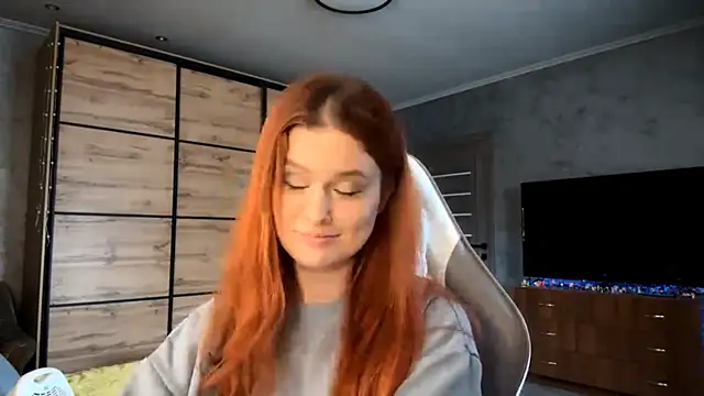 FoxyEmma online show from 04.16.26