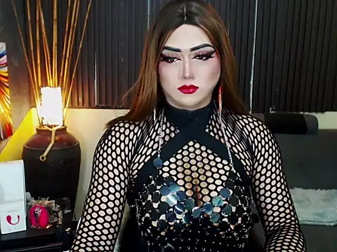 Snapshot of HugexMsLovelyxCock chatting on 05.26.26 HugexMsLovelyxCock online show from 05.26.26