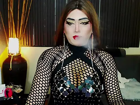 Snapshot of HugexMsLovelyxCock chatting on 05.27.26 HugexMsLovelyxCock online show from 05.27.26