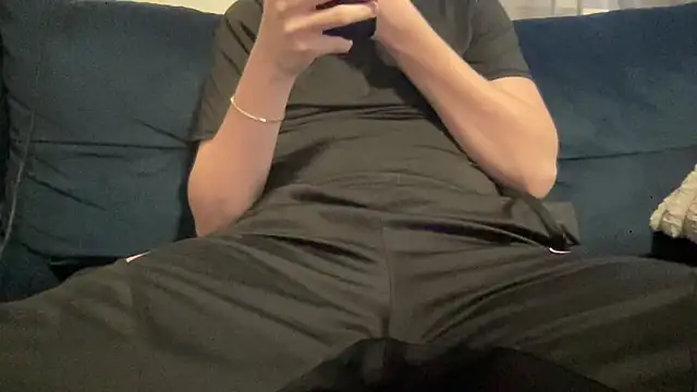 Snapshot of NaughtysecretsDE chatting on 03.30.26 NaughtysecretsDE online show from 03.30.26