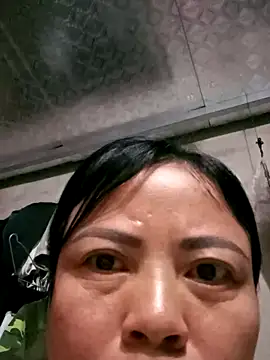 Snapshot of -Hami- chatting on 04.24.26 -Hami- online show from 04.24.26