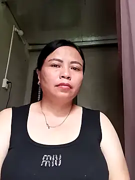 Snapshot of -Hami- chatting on 04.25.26 -Hami- online show from 04.25.26