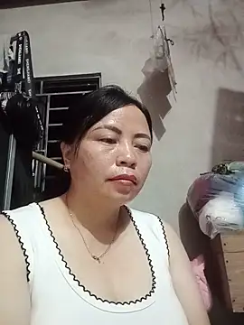 Snapshot of -Hami- chatting on 05.18.26 -Hami- online show from 05.18.26