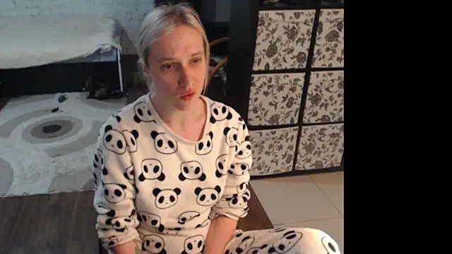 Snapshot of Sweet_hot_shrmp chatting on 06.08.26 Sweet hot shrmp online show from 06.08.26