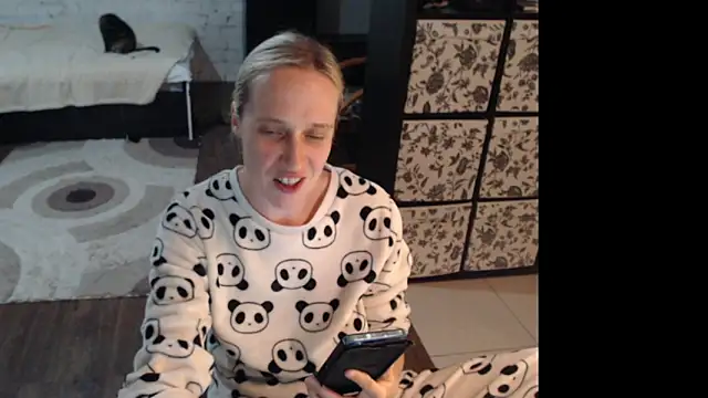 Snapshot of Sweet_hot_shrmp chatting on 06.16.26 Sweet hot shrmp online show from 06.16.26