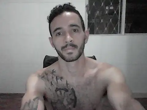 Snapshot of NoxxVx chatting on 04.13.26 NoxxVx online show from 04.13.26
