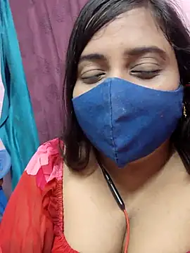 Snapshot of Tami-sonia chatting on 05.19.26 Tami-sonia online show from 05.19.26