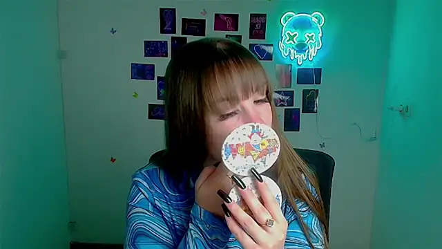 Snapshot of Tiffani_Angel chatting on 04.15.26 Tiffani Angel online show from 04.15.26