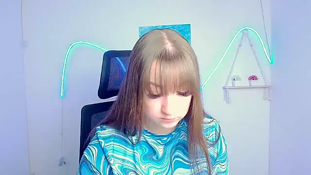 Snapshot of Tiffani_Angel chatting on 04.27.26 Tiffani Angel online show from 04.27.26