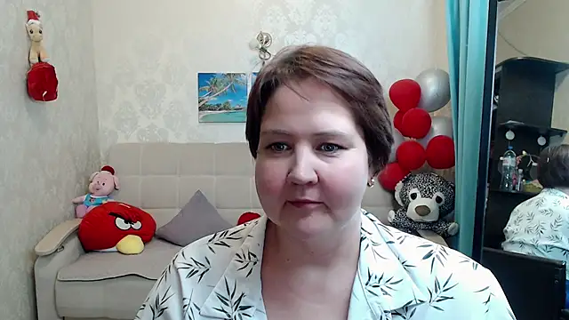 Snapshot of QUEEN02030 chatting on 04.09.26 QUEEN02030 online show from 04.09.26