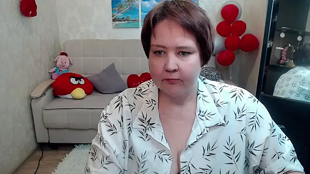 Snapshot of QUEEN02030 chatting on 04.13.26 QUEEN02030 online show from 04.13.26