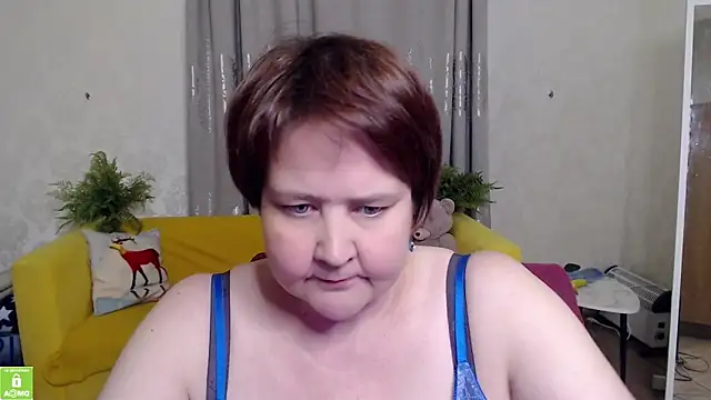 Snapshot of QUEEN02030 chatting on 04.29.26 QUEEN02030 online show from 04.29.26