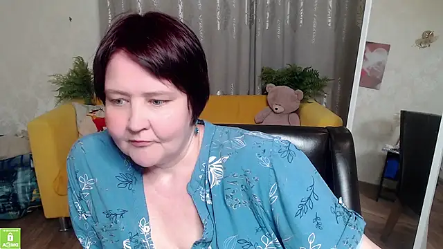 Snapshot of QUEEN02030 chatting on 05.19.26 QUEEN02030 online show from 05.19.26