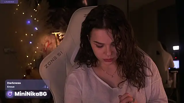 Snapshot of _MiniNika_ chatting on 04.15.26 MiniNika online show from 04.15.26