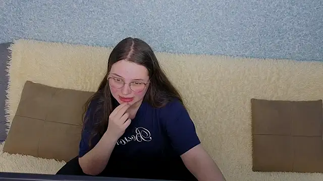 Snapshot of SofiDreamm chatting on 04.17.26 SofiDreamm online show from 04.17.26