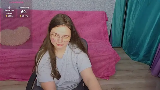 Snapshot of SofiDreamm chatting on 05.14.26 SofiDreamm online show from 05.14.26