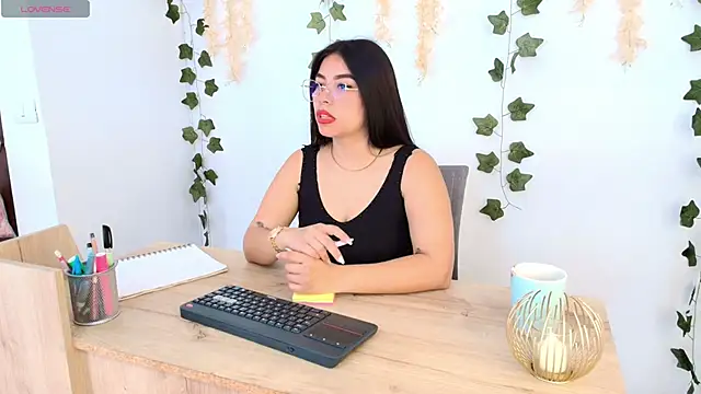 Snapshot of Ariana_castillo02 chatting on 05.05.26 Ariana castillo02 online show from 05.05.26