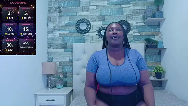 Snapshot of Skylernaomi chatting on 04.22.26 Skylernaomi online show from 04.22.26