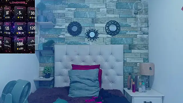 Snapshot of Skylernaomi chatting on 05.16.26 Skylernaomi online show from 05.16.26