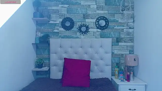 Snapshot of Skylernaomi chatting on 05.21.26 Skylernaomi online show from 05.21.26
