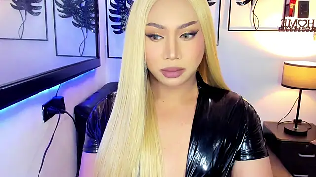 Snapshot of _YourBeautifulShemale_ chatting on 05.19.26 YourBeautifulShemale online show from 05.19.26