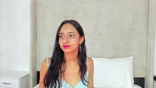 Snapshot of Charlotte_Benette chatting on 04.10.26 Charlotte Benette online show from 04.10.26