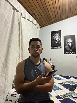 Snapshot of Sexmuscle17 chatting on 06.01.26 Sexmuscle17 online show from 06.01.26