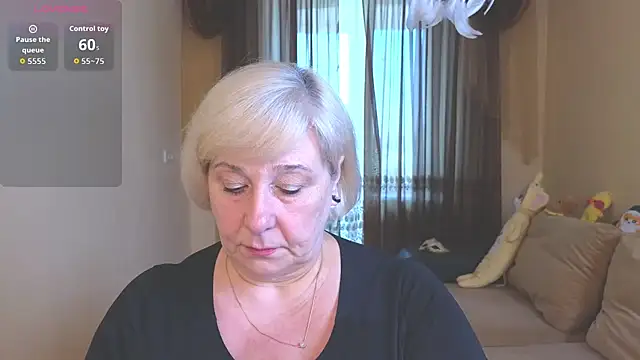 Snapshot of Milane_Milky chatting on 04.06.26 Milane Milky online show from 04.06.26