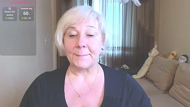 Snapshot of Milane_Milky chatting on 04.17.26 Milane Milky online show from 04.17.26