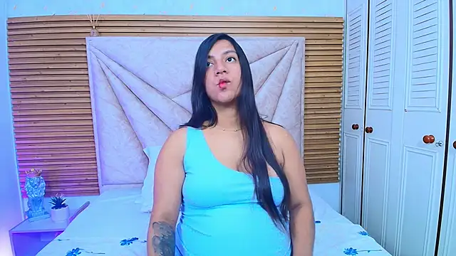 Lunaa Rossee online show from 05.15.26