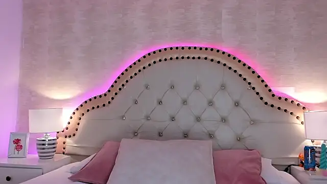 Snapshot of Adara_Muller chatting on 06.19.26 Adara Muller online show from 06.19.26