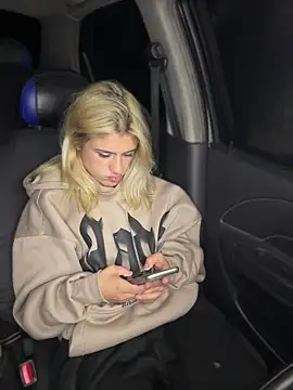 Lia fire online show from 05.03.26