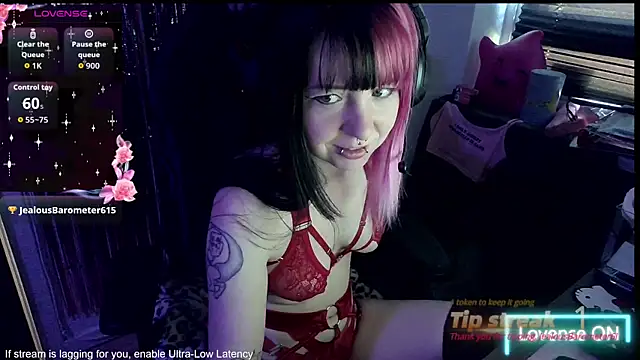Snapshot of CutieTracer chatting on 05.04.26 CutieTracer online show from 05.04.26