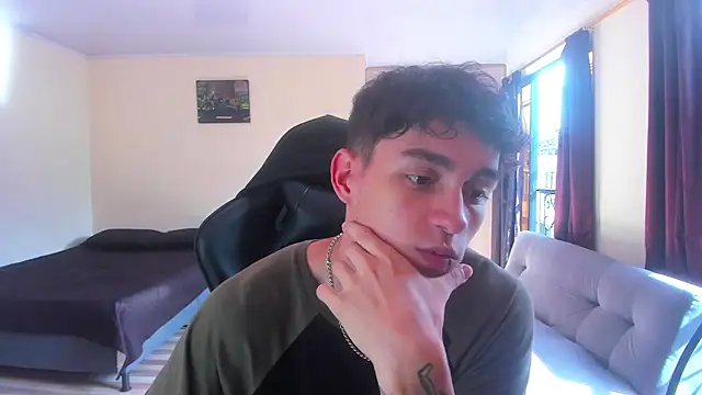 Snapshot of Luke_Chill chatting on 04.10.26 Luke Chill online show from 04.10.26