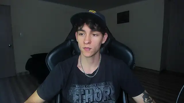 Snapshot of Luke_Chill chatting on 06.01.26 Luke Chill online show from 06.01.26