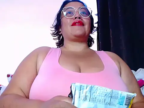 Snapshot of vibeSex1 chatting on 04.08.26 vibeSex1 online show from 04.08.26