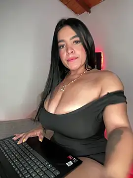 Snapshot of Danna_222_ chatting on 05.16.26 Danna 222 online show from 05.16.26