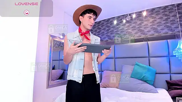 Snapshot of Taylor_Brooks chatting on 04.25.26 Taylor Brooks online show from 04.25.26