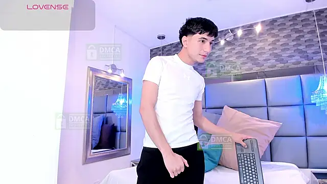 Snapshot of Taylor_Brooks chatting on 04.28.26 Taylor Brooks online show from 04.28.26