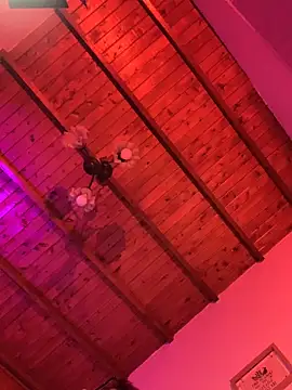 Violett Sykes online show from 04.03.26