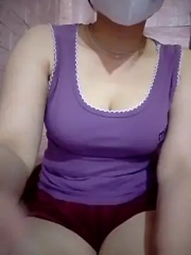 Snapshot of Mi-Naney chatting on 05.09.26 Mi-Naney online show from 05.09.26