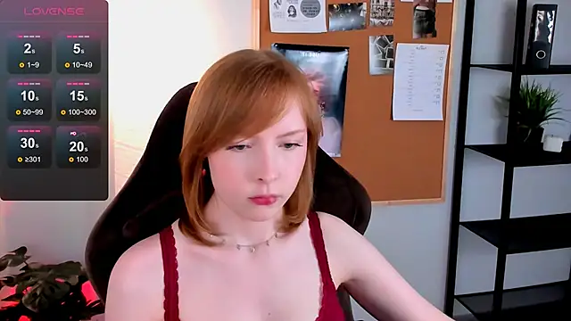 Snapshot of CherryCrushLove chatting on 05.16.26 CherryCrushLove online show from 05.16.26