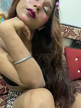 Snapshot of Cutiepie- chatting on 05.12.26 Cutiepie- online show from 05.12.26