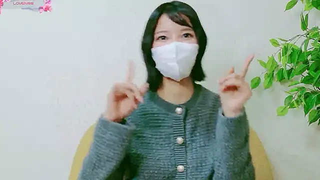 Snapshot of MISOSIRURICE chatting on 04.21.26 MISOSIRURICE online show from 04.21.26