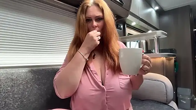 Snapshot of BustySwingingSlut chatting on 05.16.26 BustySwingingSlut online show from 05.16.26