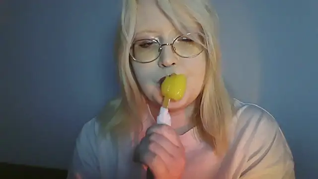 Snapshot of Elayne_Sweet chatting on 06.22.26 Elayne Sweet online show from 06.22.26