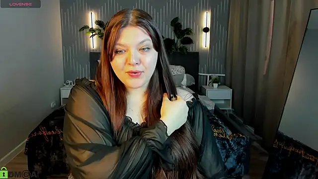Snapshot of Evelyne_Loo chatting on 04.29.26 Evelyne Loo online show from 04.29.26