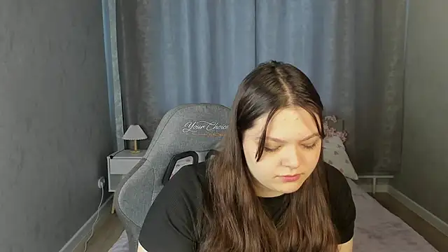 Snapshot of Evelyne_Loo chatting on 05.20.26 Evelyne Loo online show from 05.20.26